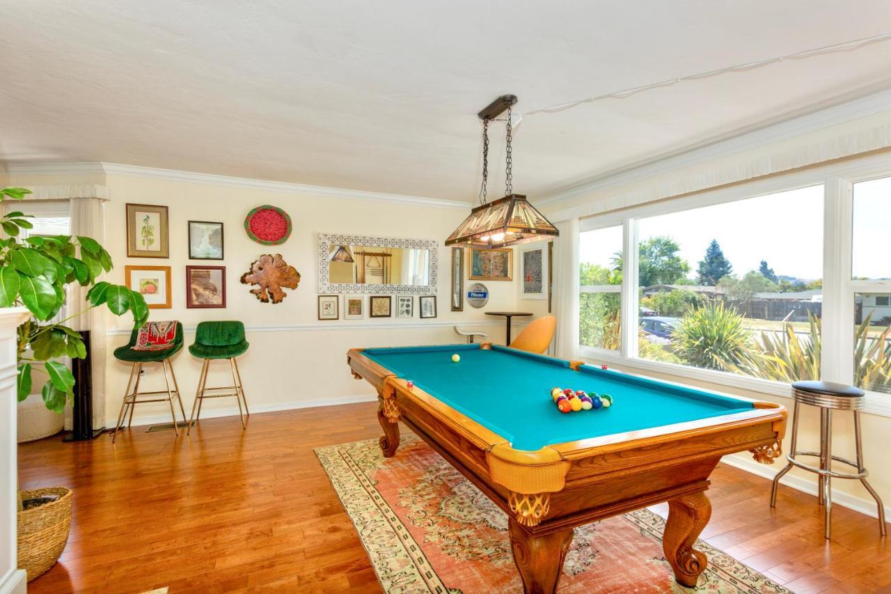 Spacious Renovated Petaluma Home- Pool Table, Fire Pit, Parking Extérieur photo